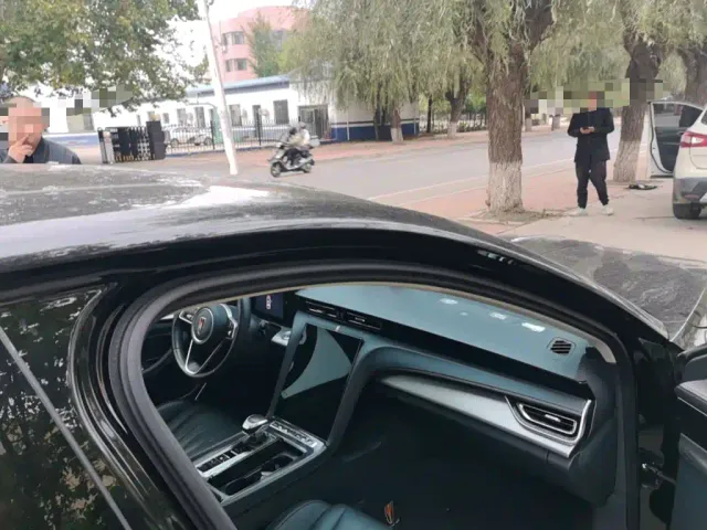 Hongqi H5 — Фото автомобиля 19