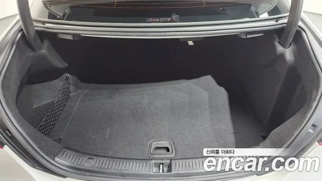 Mercedes-Benz E-Class — Фото автомобиля 20