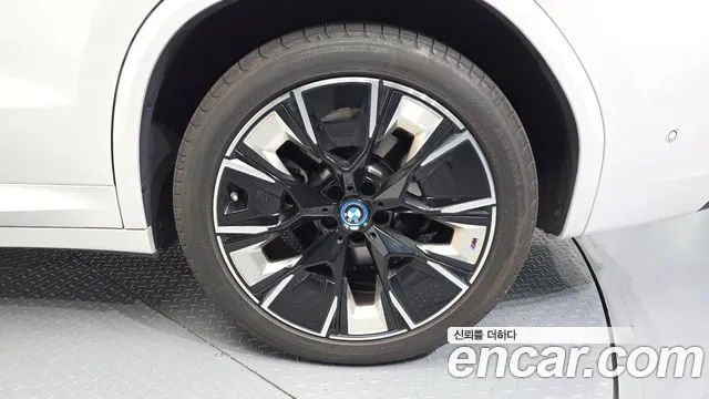 BMW iX3 G08 (2020–2024) — Фото автомобиля 5