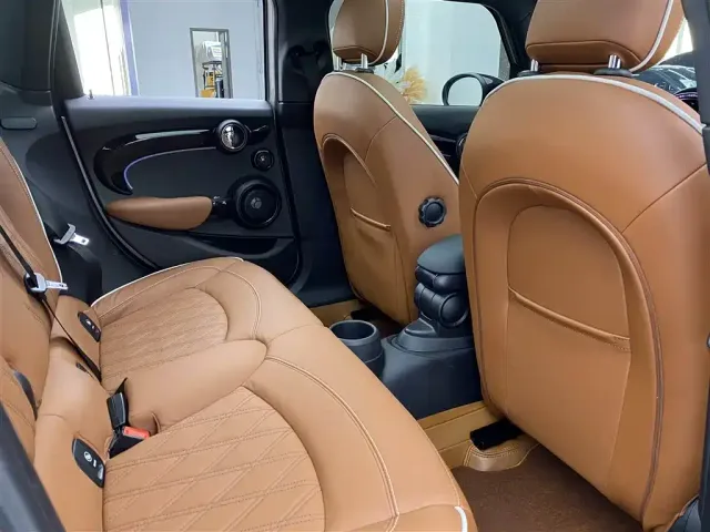 MINI Hatch — Фото автомобиля 11