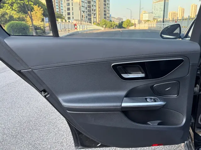 Mercedes-Benz C-Class — Фото автомобиля 11