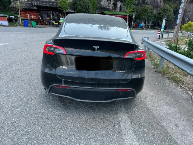 Tesla Model Y — Фото автомобиля 7