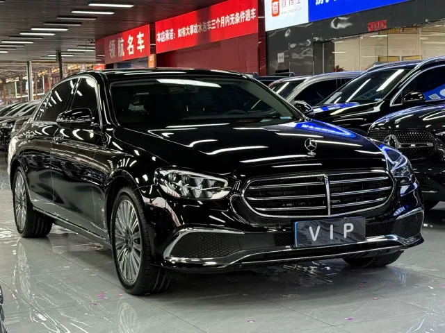 Mercedes-Benz E-Class — Фото автомобиля 3