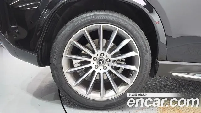 Mercedes-Benz GLE-Class — Фото автомобиля 3