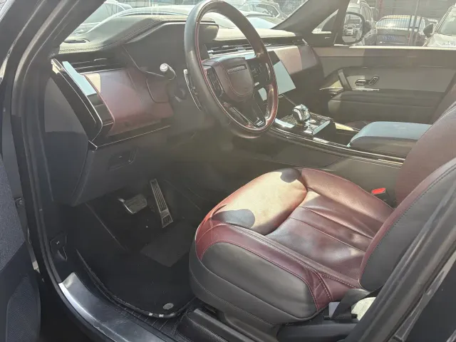 Land Rover Range Rover Sport — Фото автомобиля 6