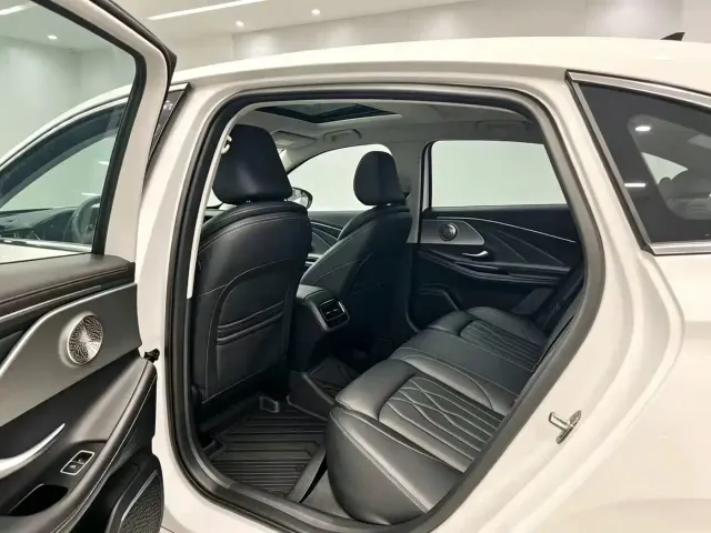 Chery Arrizo 8 — Фото автомобиля 9