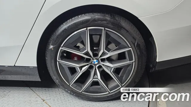 BMW 5-Series — Фото автомобиля 21