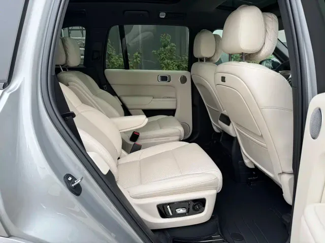 Li Auto L8 — Фото автомобиля 13