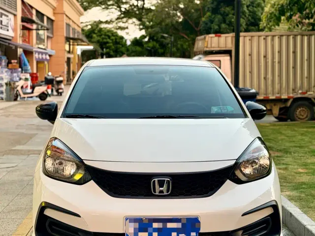 Honda Fit — Фото автомобиля 2