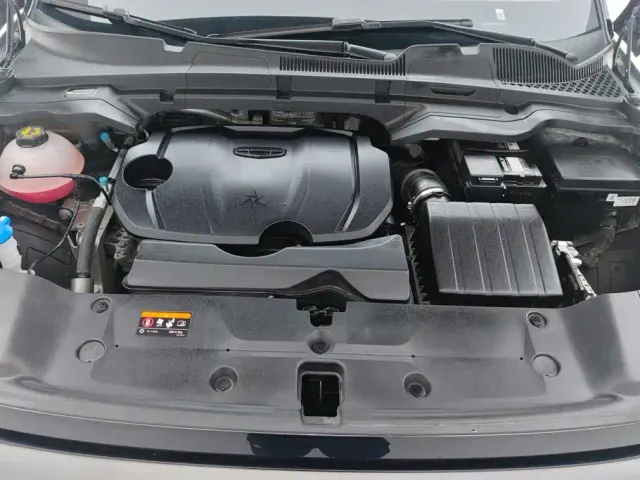 Geely ICON — Фото автомобиля 10