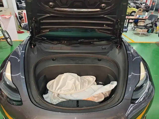 Tesla Model 3 — Фото автомобиля 19
