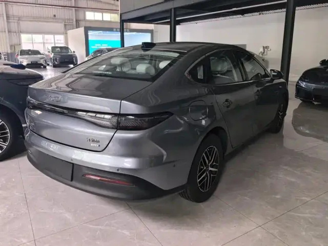 BYD Seal 05 DM-i — Фото автомобиля 3