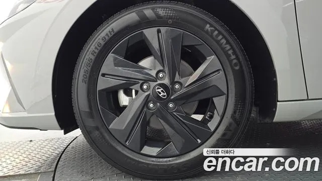 Hyundai Avante CN7 — Фото автомобиля 5