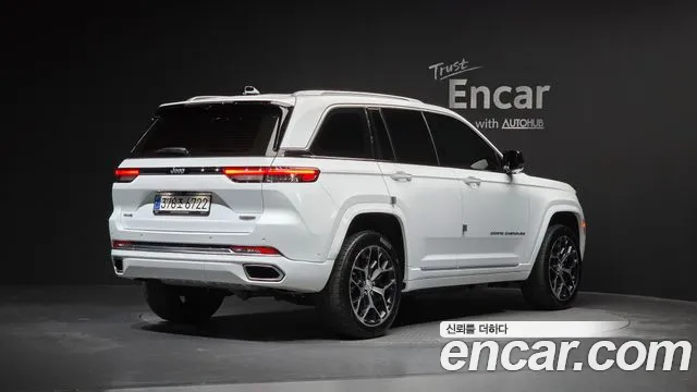 Jeep Cherokee — Фото автомобиля 2