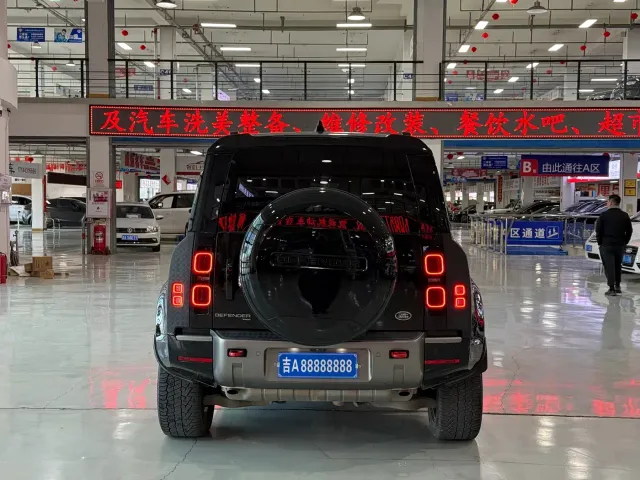 Land Rover Defender — Фото автомобиля 5