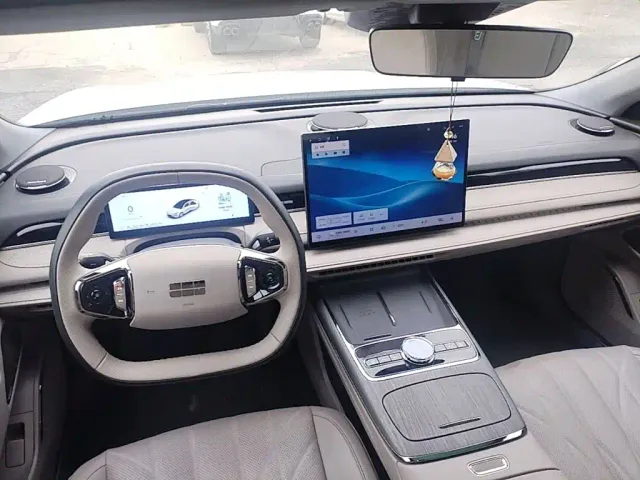 Geely Galaxy Xingyao 8 — Фото автомобиля 9