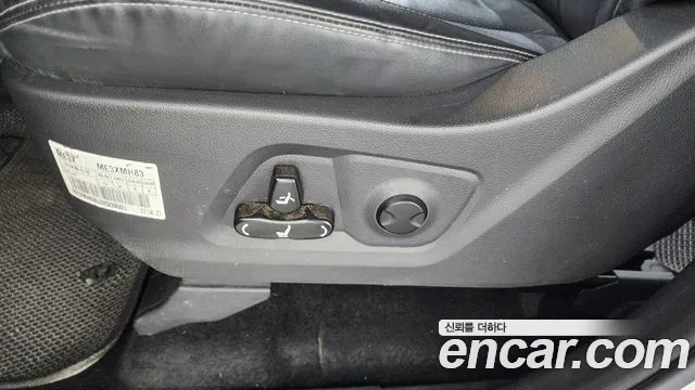 KG_Mobility_Ssangyong Rexton Новый Rexton Sport Khan Дизель 2.2 2WD — Фото автомобиля 28