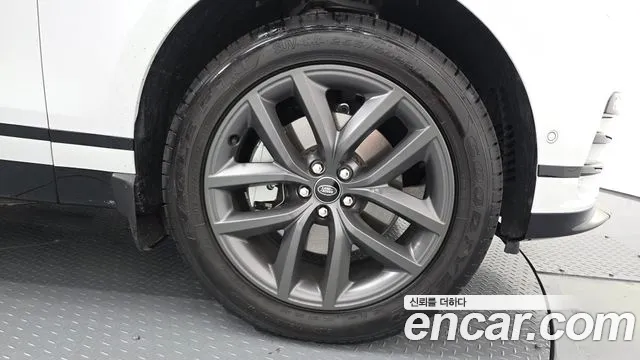 Land Rover Range Rover Velar Range Rover Velar 2.0 P250 Dynamic SE — Фото автомобиля 20