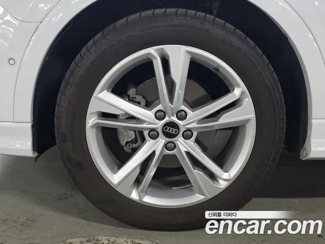 Audi Q3 35 TDI Premium Sportback — Фото автомобиля 5