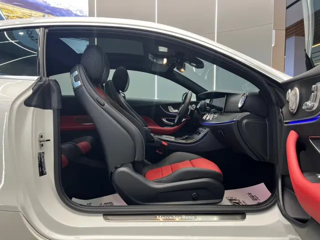 Mercedes-Benz E-Class — Фото автомобиля 7