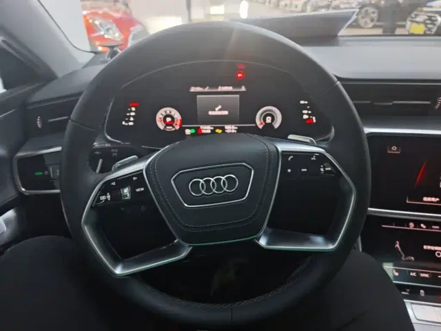 Audi A7L — Фото автомобиля 10