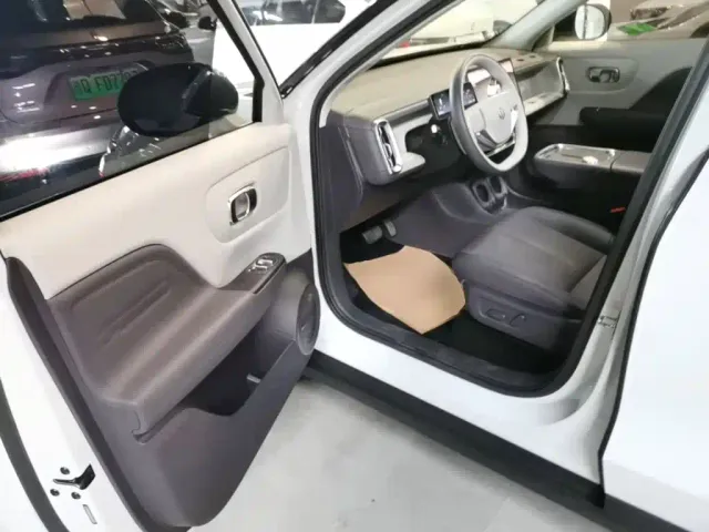 Leapmotor B10 — Фото автомобиля 15