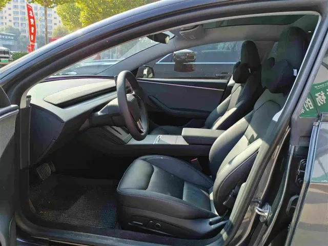 Tesla Model 3 — Фото автомобиля 5