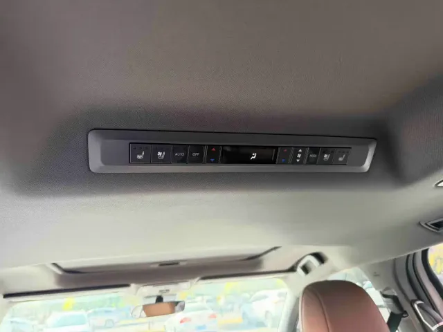 Toyota Sienna — Фото автомобиля 4