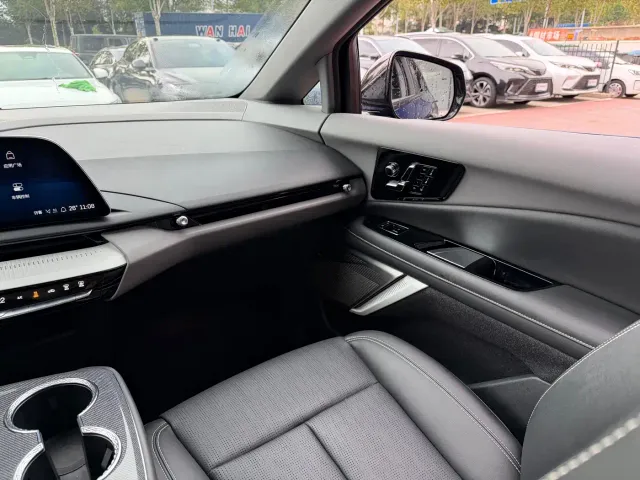 Cadillac Optiq — Фото автомобиля 10