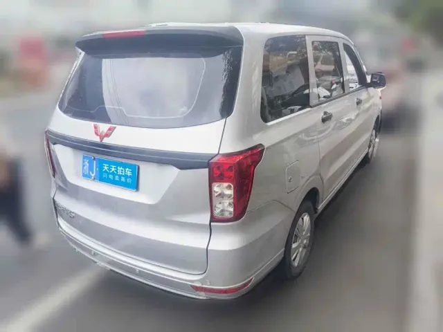 Wuling Hongguang — Фото автомобиля 2