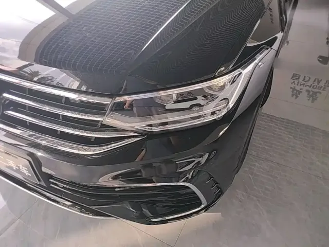 Volkswagen Tiguan L — Фото автомобиля 23