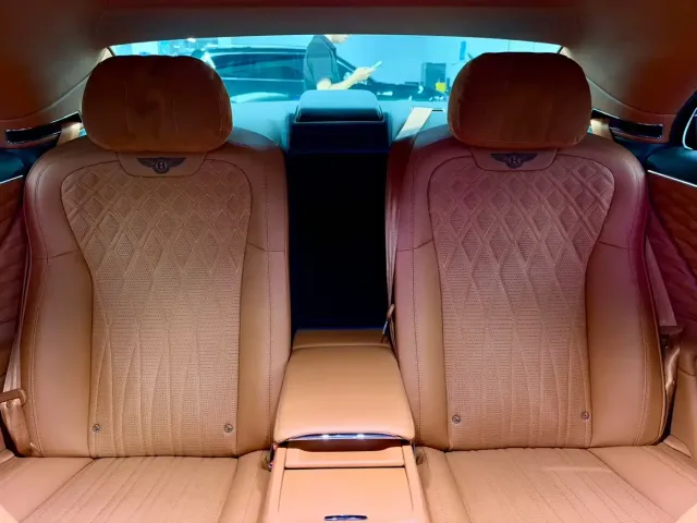 Bentley Flying Spur Plug-in Hybrid 2022 2.9T V6 Hybrid — Фото автомобиля 27