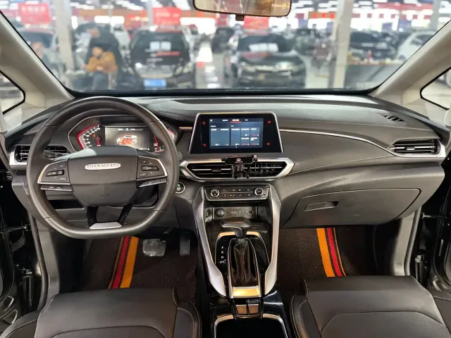 Maxus G50 — Фото автомобиля 9