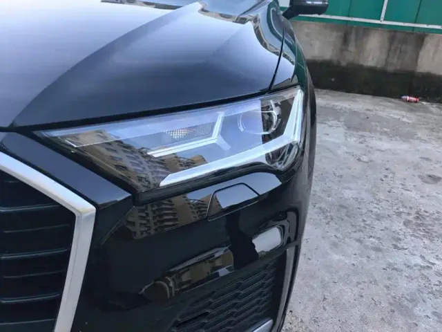 Audi Q7 — Фото автомобиля 5