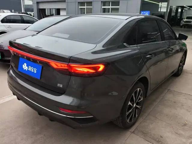Geely Emgrand — Фото автомобиля 3