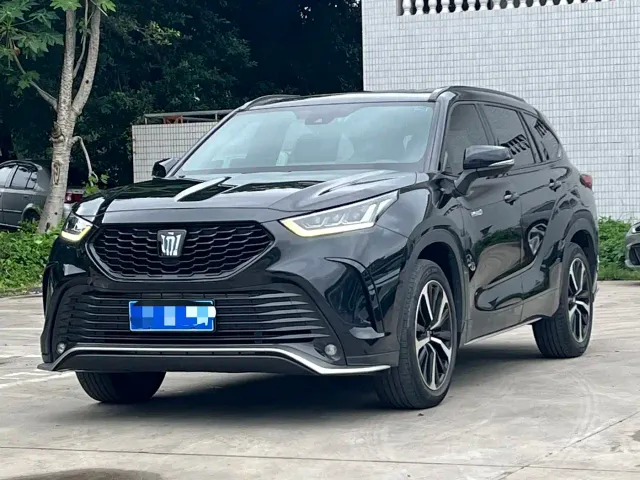 Фотография автомобиля — Toyota Crown Kluger