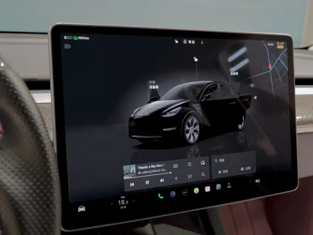 Tesla Model Y — Фото автомобиля 8