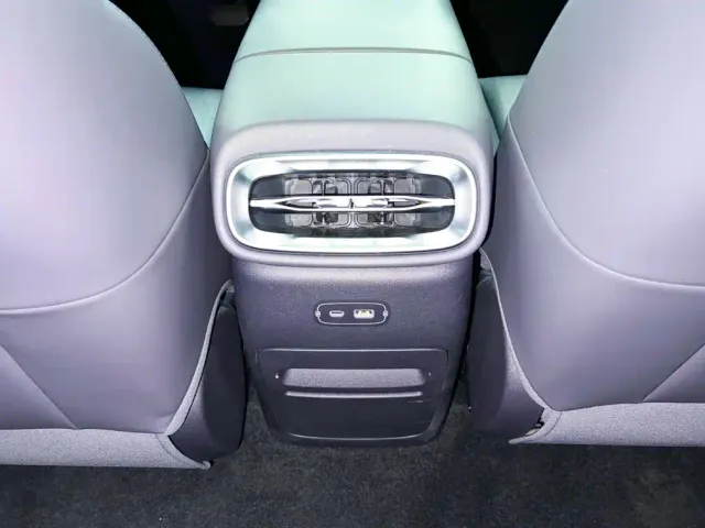 Leapmotor B01 — Фото автомобиля 25