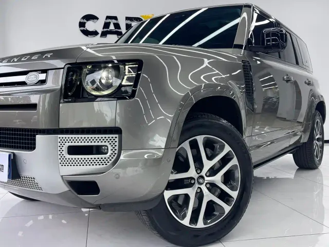Land Rover Defender — Фото автомобиля 28