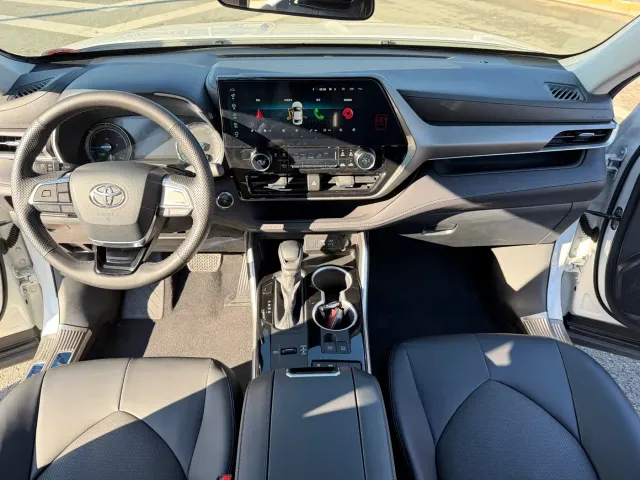 Toyota Highlander — Фото автомобиля 7