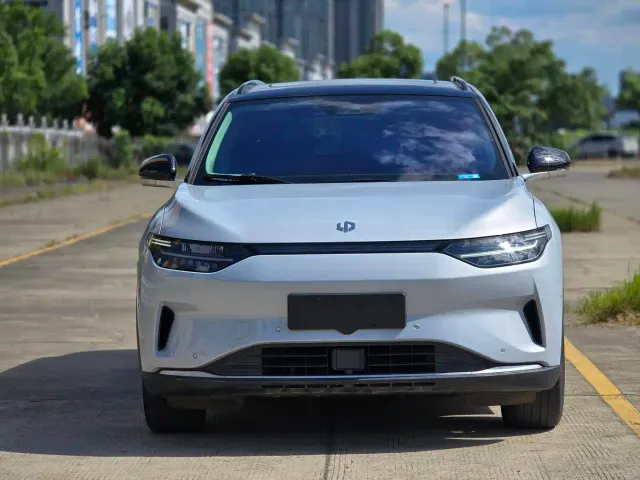 Leapmotor C11 — Фото автомобиля 2