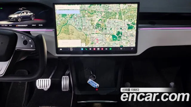 Tesla Model X — Фото автомобиля 14
