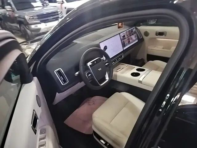 Li Auto L7 — Фото автомобиля 15