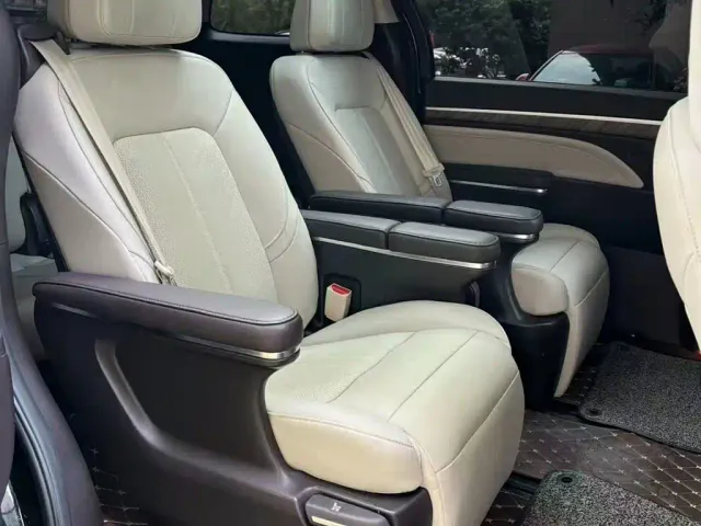 GAC Trumpchi M8 — Фото автомобиля 10