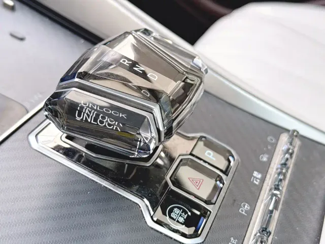 Denza Z9GT — Фото автомобиля 6