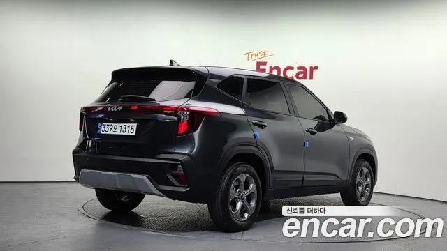 Kia Seltos Новый Seltos Бензин 2.0 2WD — Фото автомобиля 2