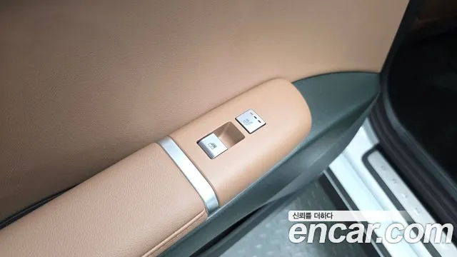 Hyundai Grandeur Grandeur (GN7) 2.5 Бензин 2WD — Фото автомобиля 19