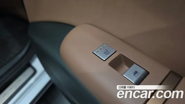 Hyundai Grandeur Grandeur (GN7) 2.5 Бензин 2WD — Фото автомобиля 15