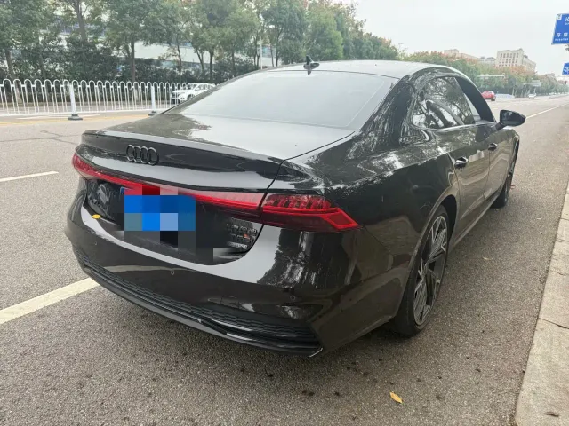 Audi A7L — Фото автомобиля 11