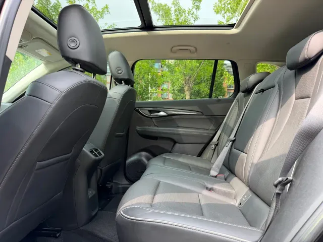 Buick Envision Plus — Фото автомобиля 9